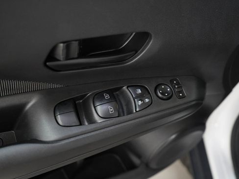 Used 2019 Nissan Kicks S FWD image 19