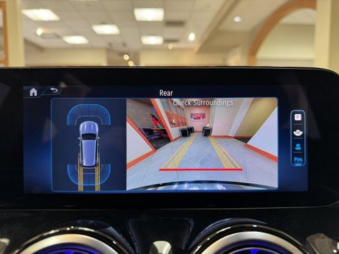 Used 2024 Mercedes-Benz GLB 250 w/ Exclusive Package image 13