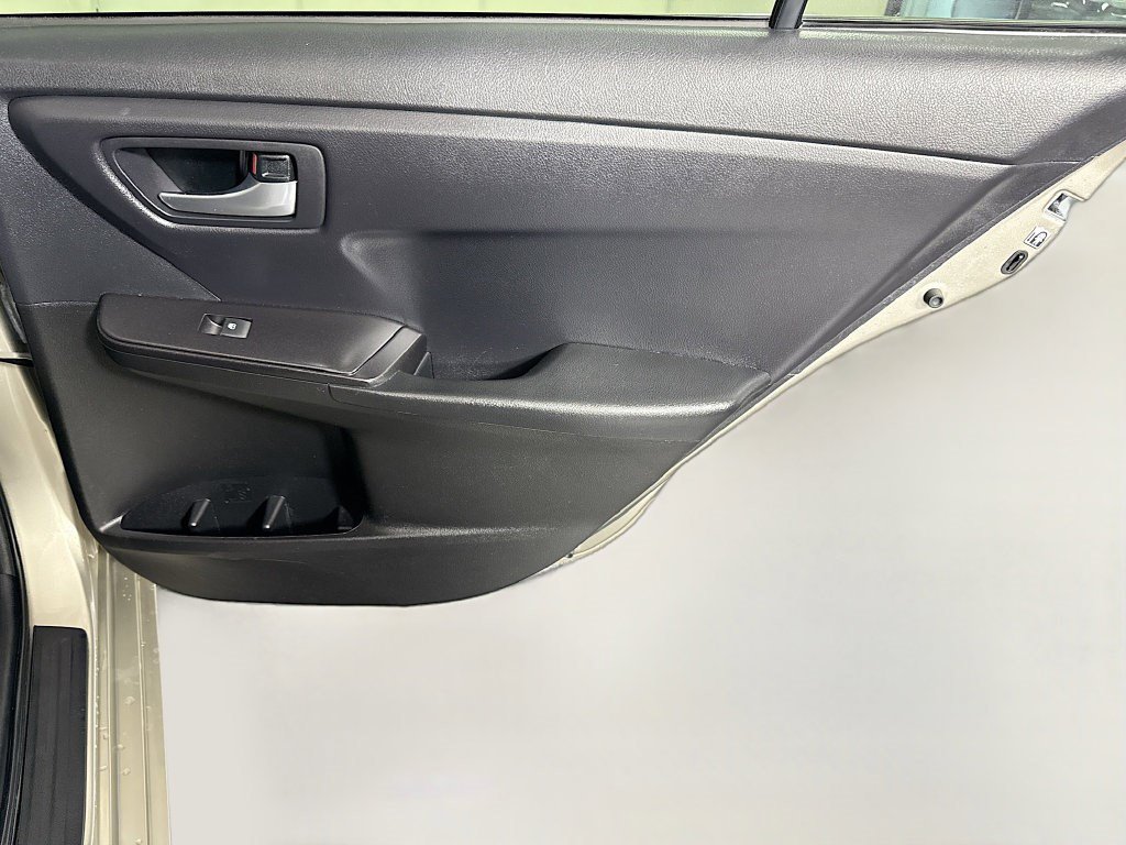 Used 2017 Toyota Camry SE FWD image 26