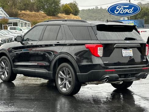 Used 2023 Ford Explorer XLT w/ Equipment Group 202A image 6