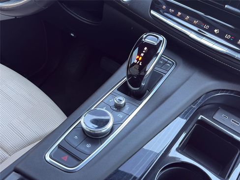 Used 2022 Cadillac Escalade ESV Sport AWD/4WD image 19