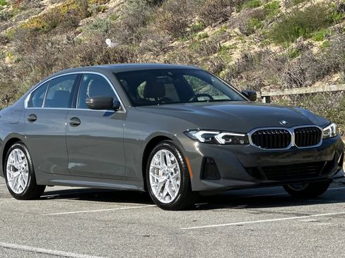 New 2026 BMW 330i Sedan w/ Convenience Package RWD image 9