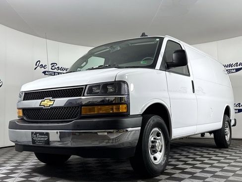 Used 2024 Chevrolet Express 2500 w/ Driver Convenience Package image 3