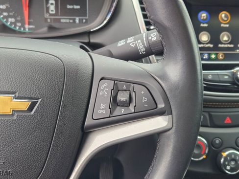 Used 2021 Chevrolet Trax LT w/ Driver Confidence Package image 28