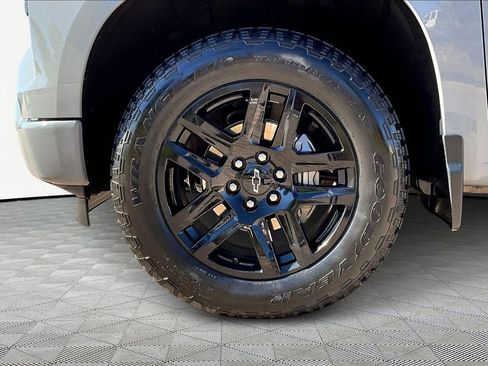 Used 2024 Chevrolet Silverado 1500 Custom image 8