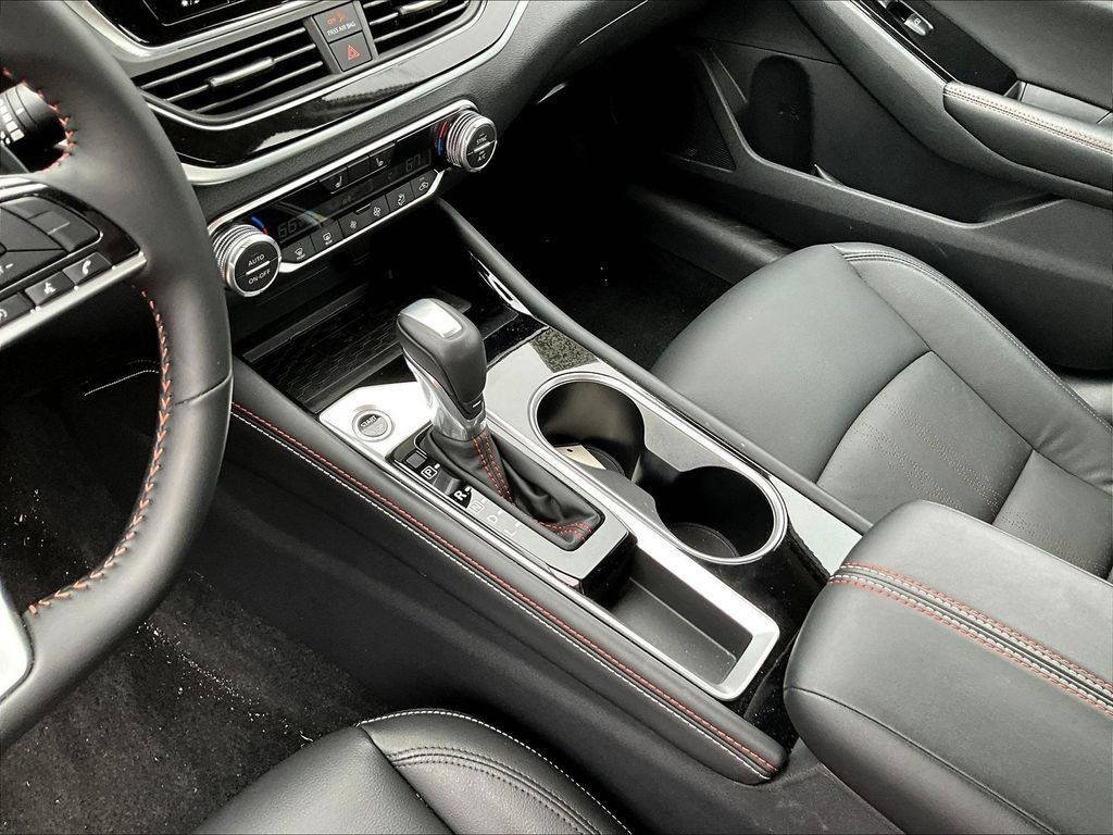 Used 2025 Nissan Altima 2.5 SR w/ SR Premium Package FWD image 20