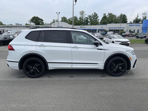 Used 2023 Volkswagen Tiguan SE R-Line AWD/4WD image 21