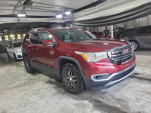 Used 2017 GMC Acadia SLT image 4