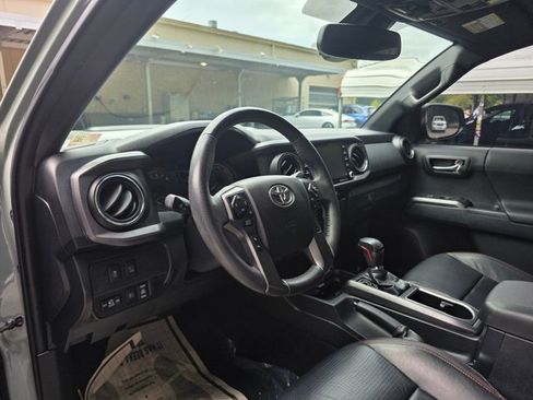 Used 2021 Toyota Tacoma TRD Pro AWD/4WD image 11