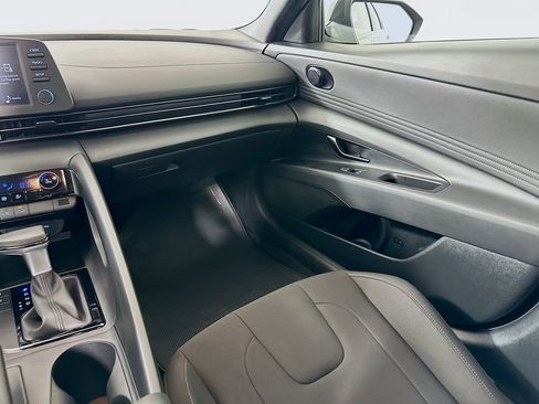 Certified 2025 Hyundai Elantra Sport image 22