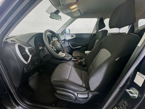 Used 2022 Kia Soul LX w/ Technology Package FWD image 13