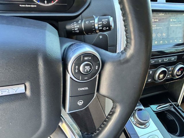 Used 2018 Land Rover Discovery HSE AWD/4WD image 31