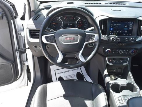 Used 2024 GMC Terrain SLT AWD/4WD image 16