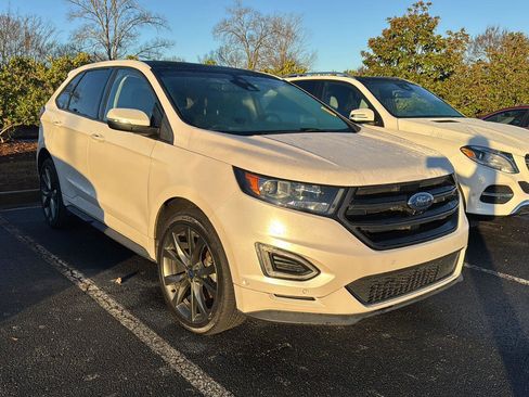 Used 2018 Ford Edge Sport w/ Equipment Group 401A image 5