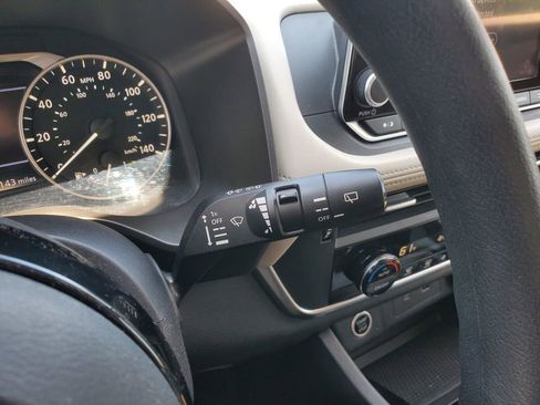 Used 2023 Nissan Rogue SV FWD image 22