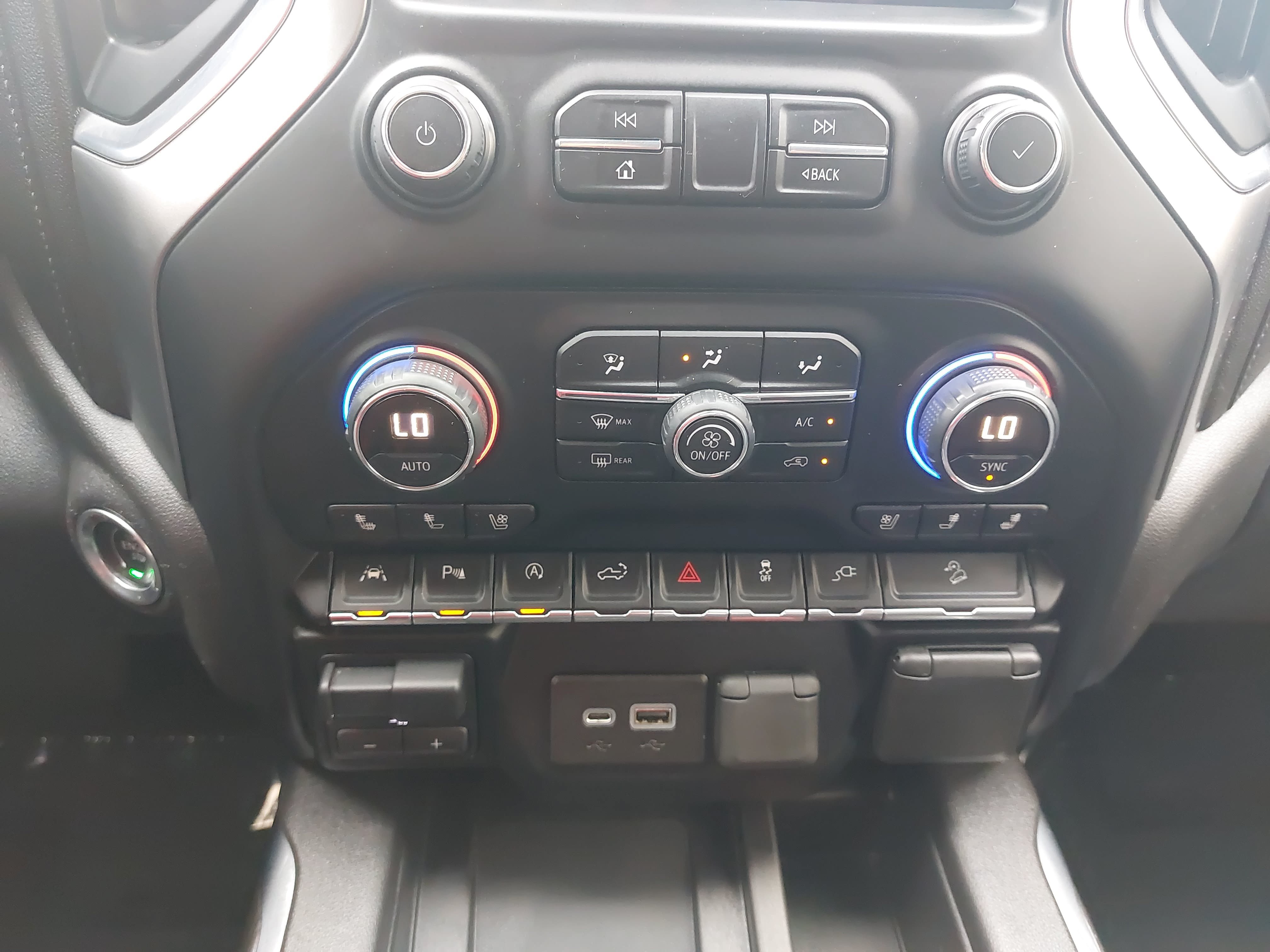Used 2019 Chevrolet Silverado 1500 LTZ w/ LTZ Plus Package AWD/4WD image 22