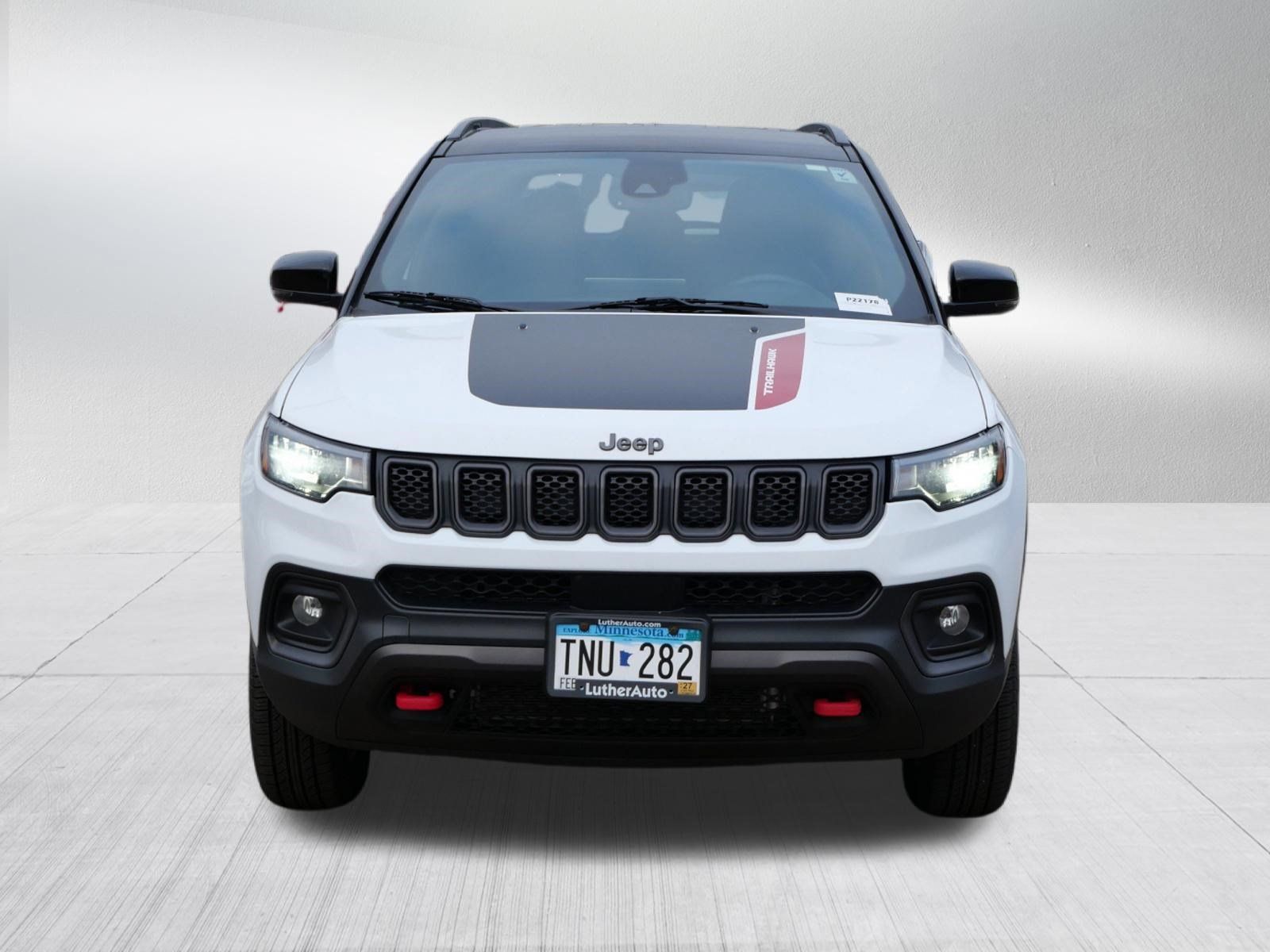 Used 2023 Jeep Compass Trailhawk AWD/4WD image 2