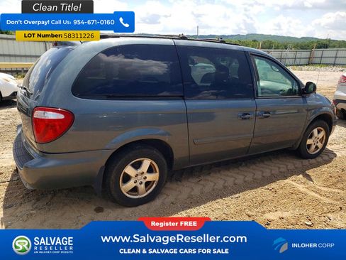 Used 2005 Dodge Grand Caravan SXT w/ Leather Interior Group FWD image 4