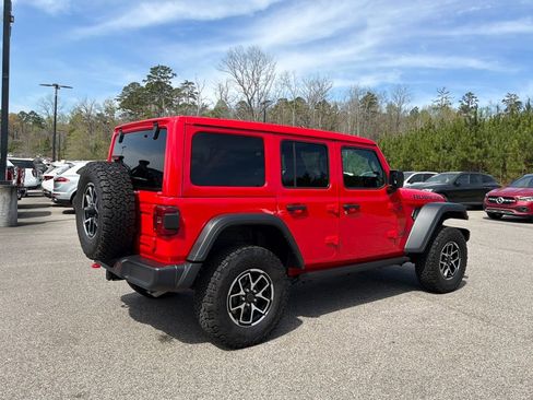 Used 2024 Jeep Wrangler Unlimited Rubicon w/ Technology Group image 13