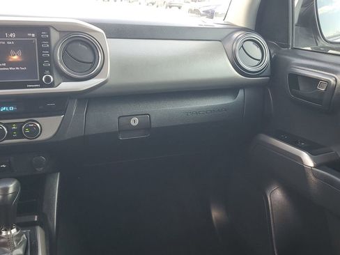 Certified 2022 Toyota Tacoma TRD Off-Road image 26