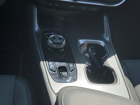 Used 2025 Lexus RZ 450e image 20