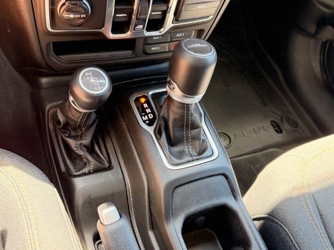 Used 2026 Jeep Gladiator Sport AWD/4WD image 20