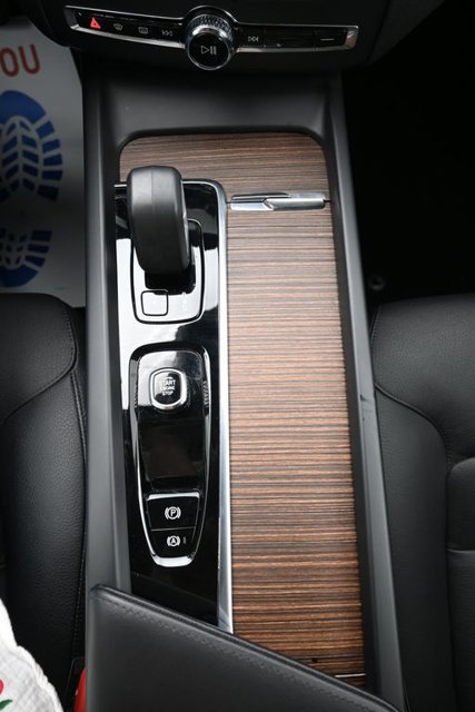 Used 2023 Volvo XC60 B5 Plus w/ Protection Package Premier FWD image 10