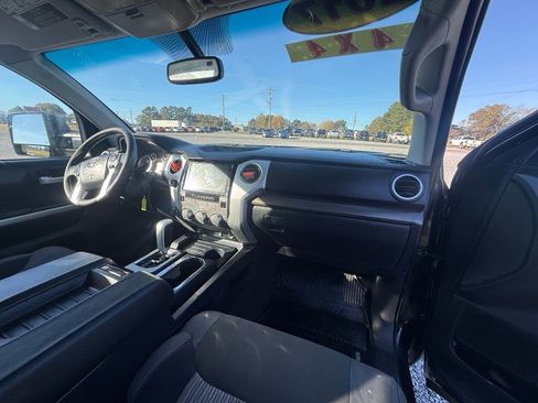 Used 2017 Toyota Tundra SR5 image 14