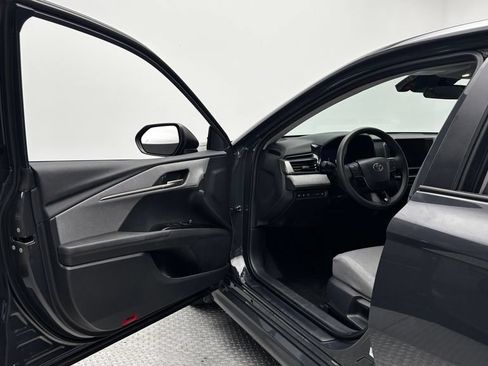 Used 2025 Toyota Camry LE AWD/4WD image 16
