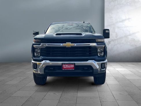 Used 2025 Chevrolet Silverado 2500 LT w/ Convenience Package AWD/4WD image 2