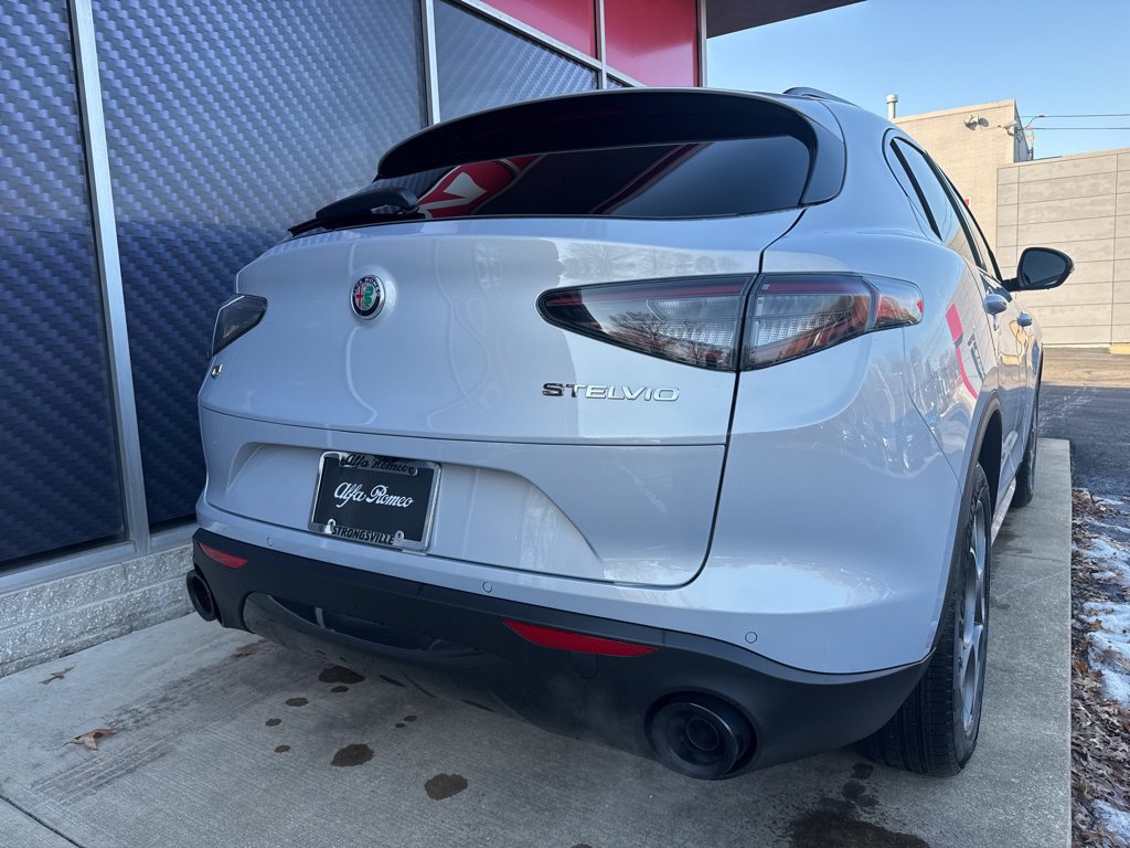New 2026 Alfa Romeo Stelvio Sprint AWD/4WD image 3