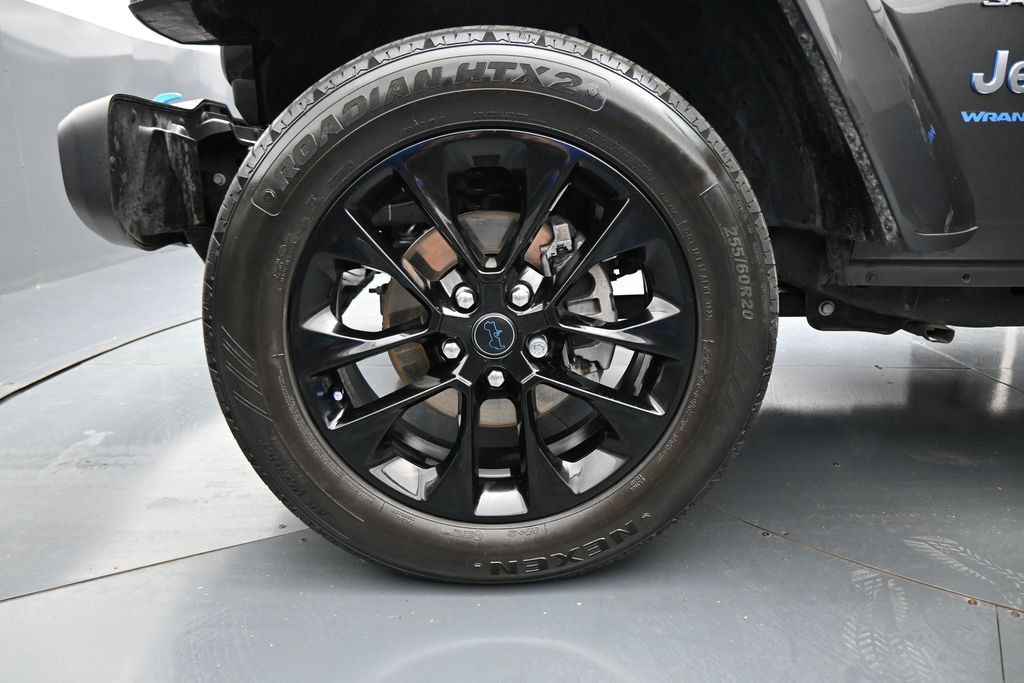 Used 2024 Jeep Wrangler Unlimited Sahara w/ Technology Group AWD/4WD image 28