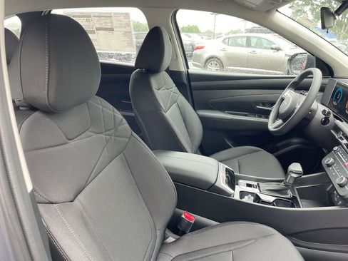 Certified 2025 Hyundai Tucson SE image 50