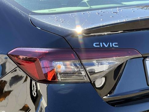 Certified 2025 Honda Civic Sport image 8