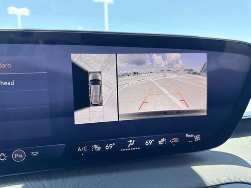 Used 2025 Buick Enclave Sport Touring w/ Power Package FWD image 17