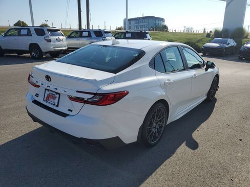 Used 2025 Toyota Camry SE w/ Convenience Package AWD/4WD image 4