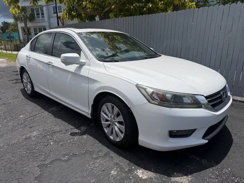 Used 2015 Honda Accord EX image 2