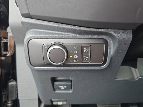 New 2025 Ford Bronco Base image 17