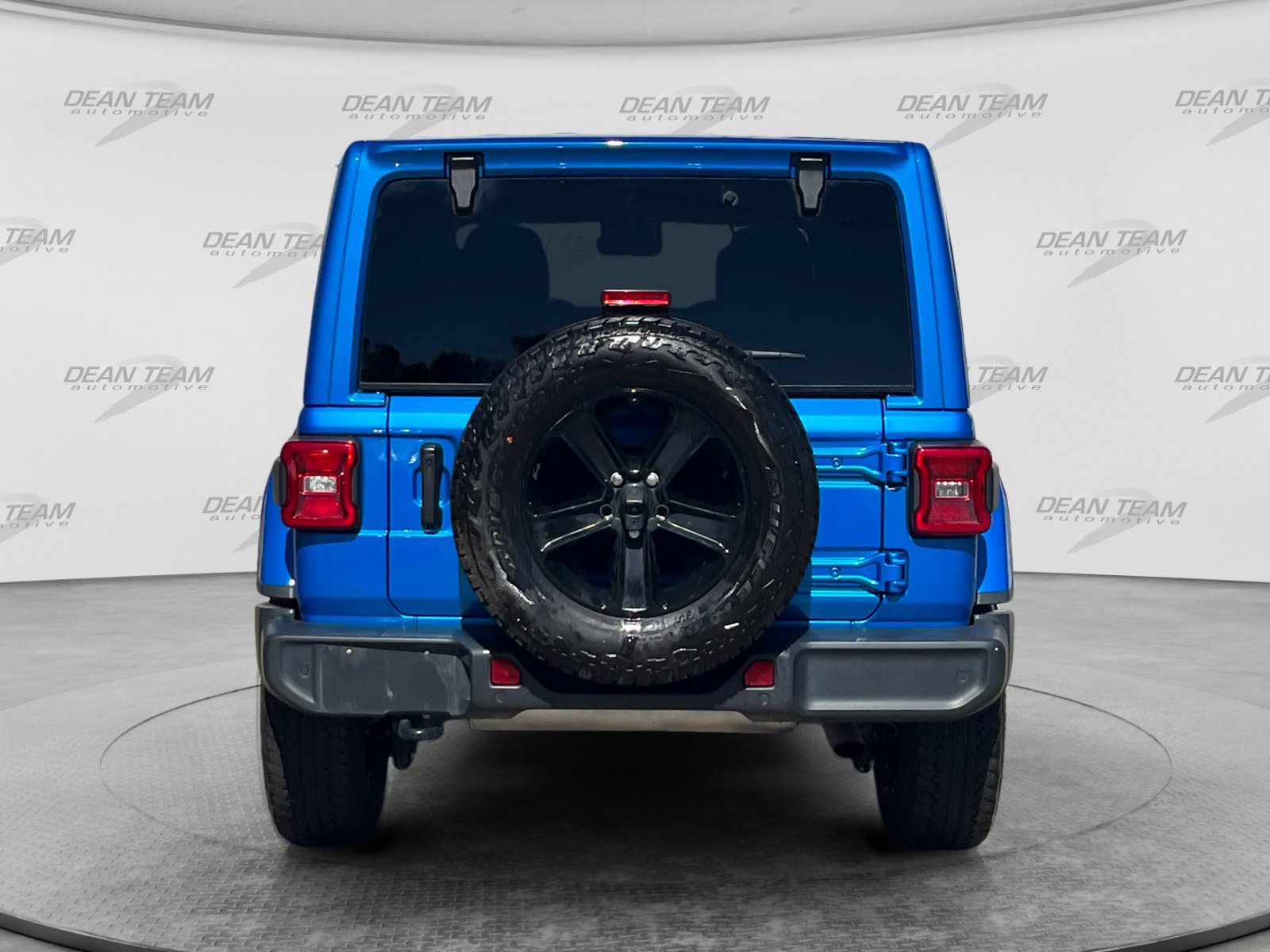 Used 2022 Jeep Wrangler Unlimited Sahara AWD/4WD image 7