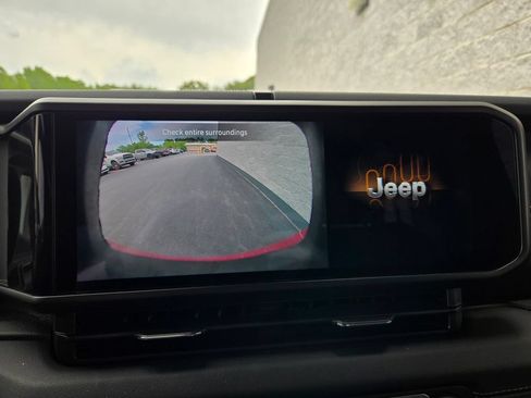 Used 2024 Jeep Wrangler Unlimited Sahara w/ Safety Group AWD/4WD image 26