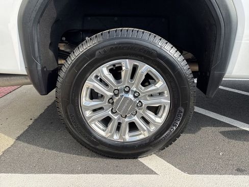 Used 2020 GMC Sierra 3500 Denali w/ Denali Ultimate Package image 9