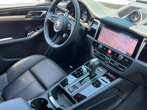 Certified 2025 Porsche Macan S AWD/4WD image 14