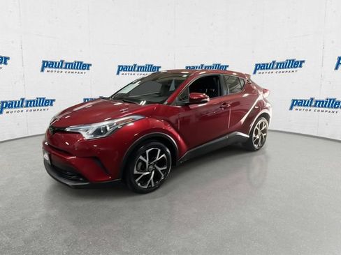 Used 2018 Toyota C-HR XLE FWD image 5