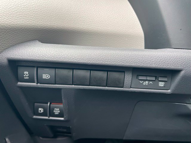 Used 2024 Toyota Sienna LE AWD/4WD image 19