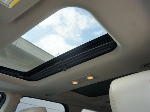 Used 2010 GMC Acadia SLT image 21