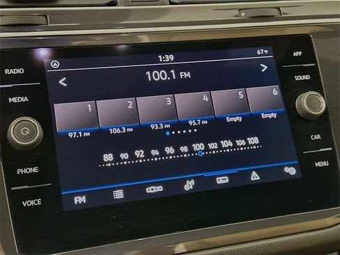 Used 2023 Volkswagen Tiguan SE image 14