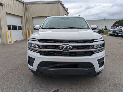 Used 2024 Ford Expedition XLT image 2