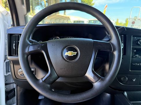 Used 2016 Chevrolet Express 2500 RWD image 30