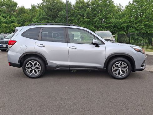 Certified 2023 Subaru Forester Premium AWD/4WD image 8