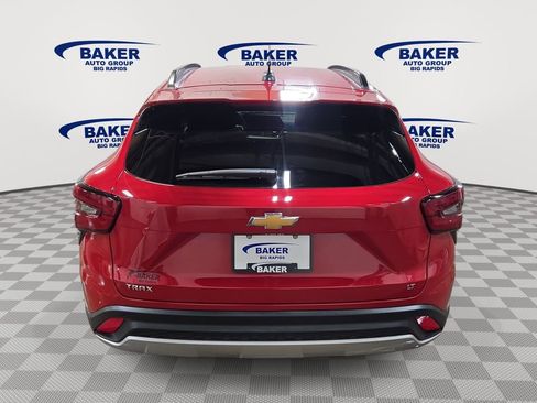 New 2026 Chevrolet Trax LT w/ Sunroof Package image 4